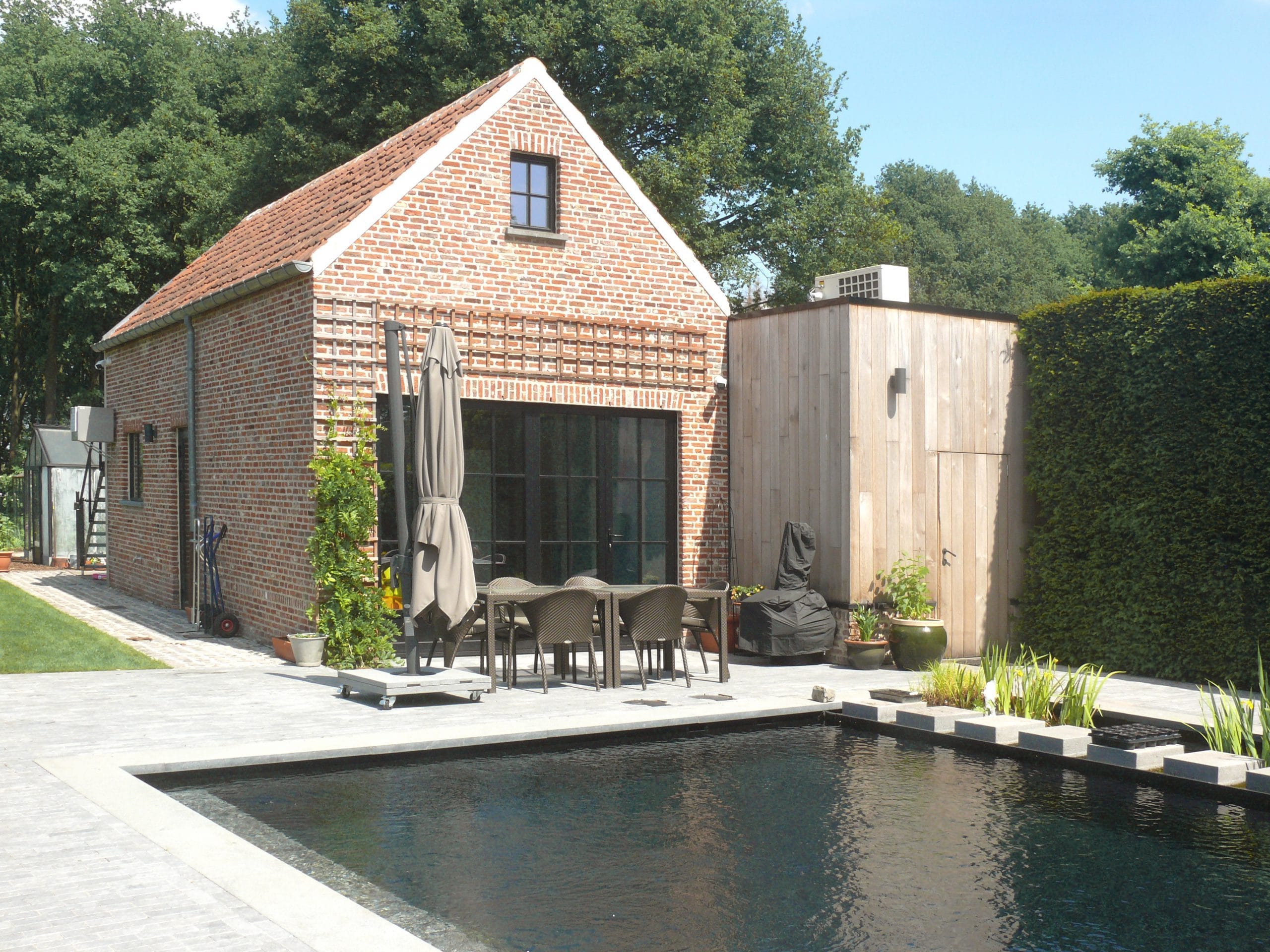 Renovatie van woning en tuinhuis